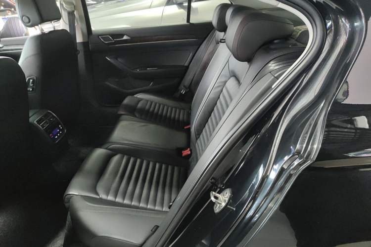 Used Volkswagen Magotan 2019 330TSI DSG Luxury Version China VI Standard
