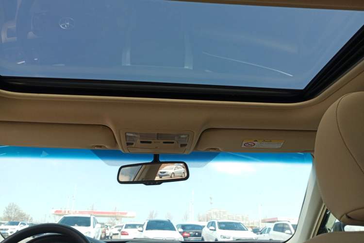 Used Toyota Camry 2016 2.0E 10th Anniversary Elite Edition
