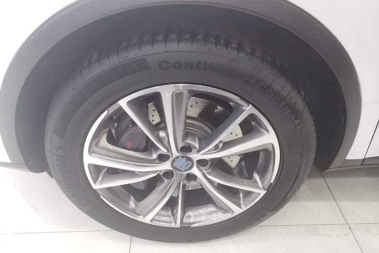 Used BYD Tang New Energy 2019 DM 2.0T All-Wheel Drive Smart Connectivity Enjoyment Model 7 Seats China VI Standard