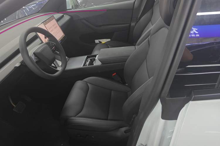 Used Tesla Model Y L 2025 Model Long-Range All-Wheel-Drive Version