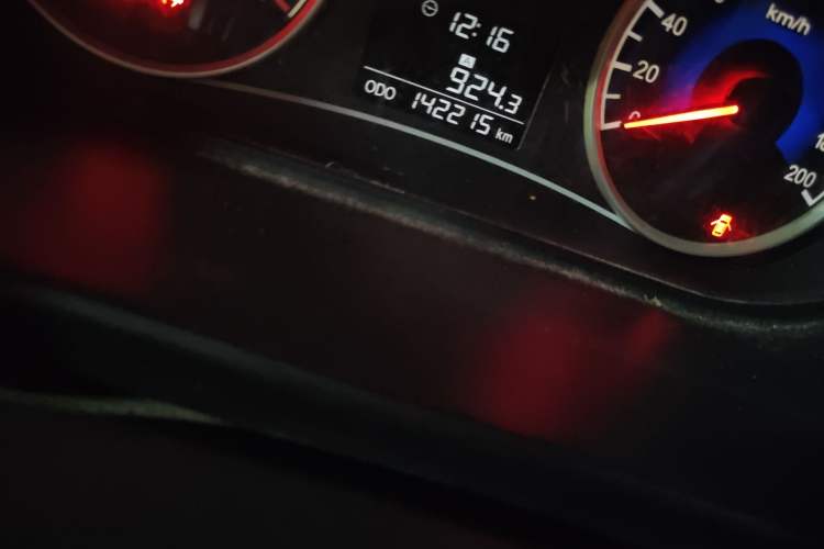 Used Dongfeng Fengon 330 2014 1.5L Manual Standard Edition DK15-02 Odometer Close Up