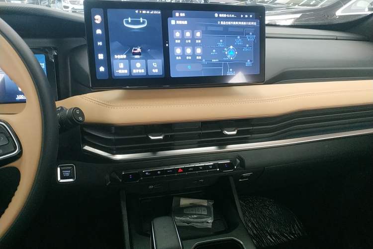 Used Geely Auto Haoyue L 2023 2.0T DCT Flagship Version