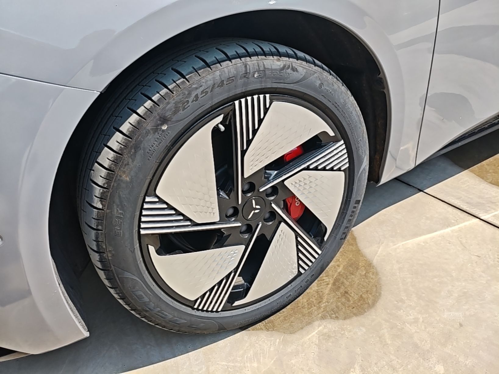 Hongqi EH7 2025 640 All-Wheel Drive Smart Selection Edition — снимка 10