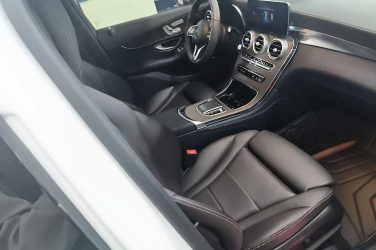 Used Mercedes-Benz GLC 2022 GLC 300 L 4MATIC Dynamic Edition Prestige Model Right Front Seat