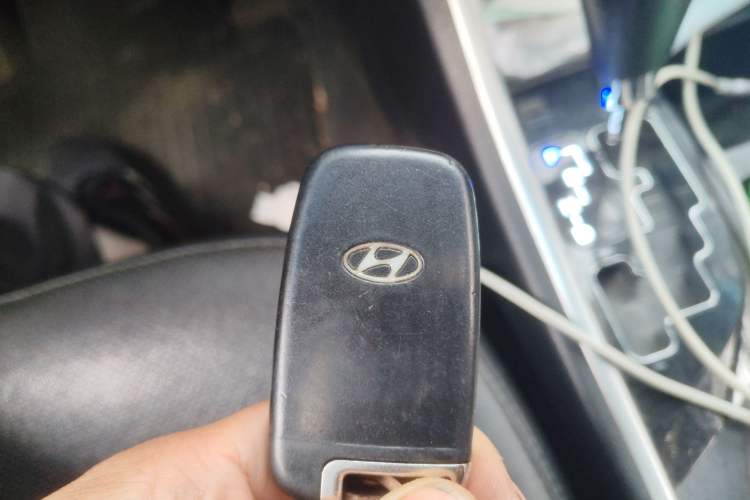 Used Hyundai Sonata 2013 2.0L Automatic Luxury Edition
