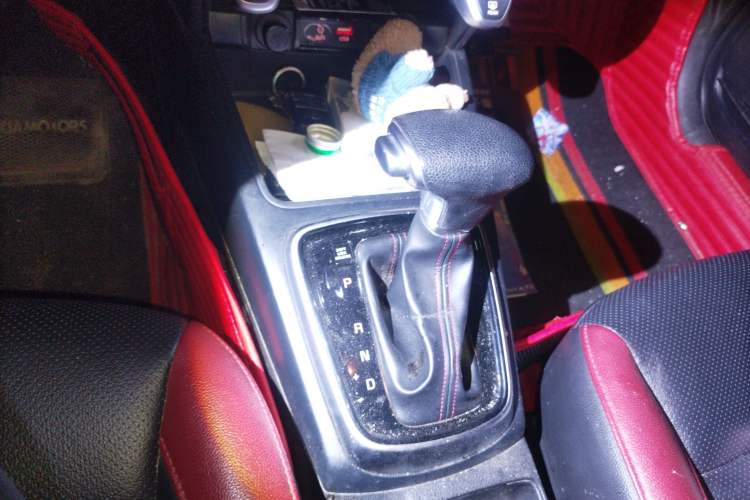 Used Kia KX Cross 2017 1.4L AT GLS Gear Lever