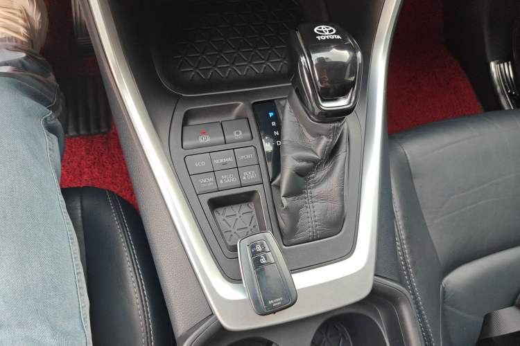 Used Toyota Wildlander 2021 2.0L CVT 4x4 Luxury Edition
