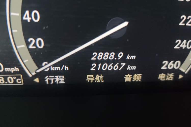 Used Mercedes-Benz S-Class 2010 S 400 L HYBRID Odometer Close Up