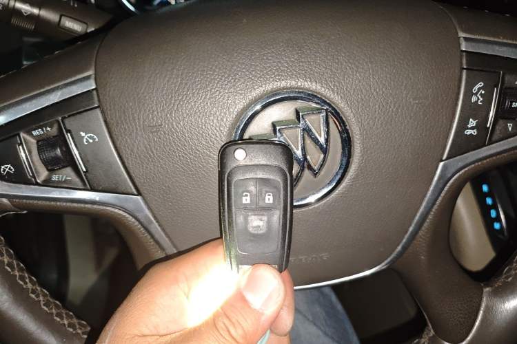 Used Buick GL8 2011 2.4L LT Luxury Business Executive Edition Vehicle Key