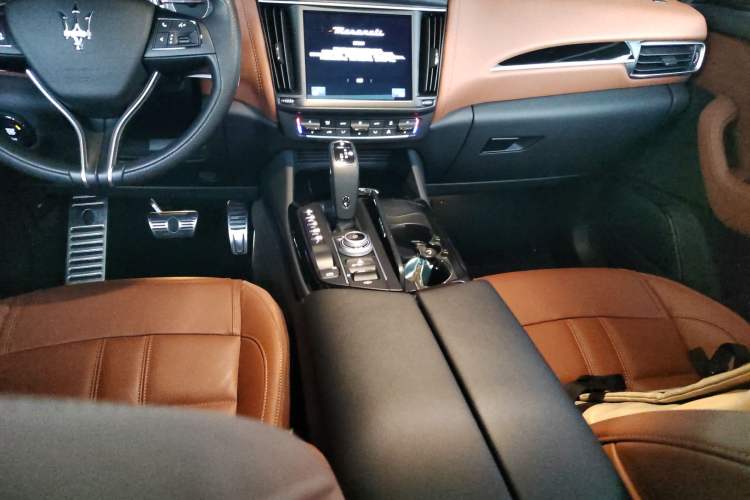 Used Maserati Levante 2022 3.0T Modena Gear Lever