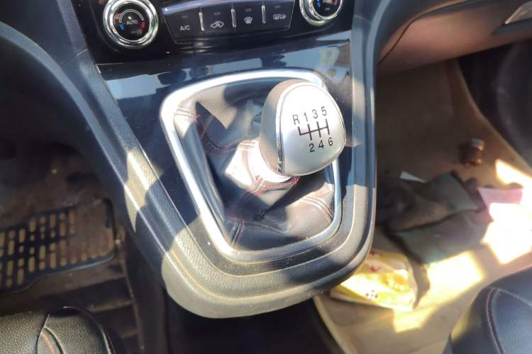 Used Haval H6 2013 Upgraded Model 1.5T Manual Two-Wheel Drive Elite Version