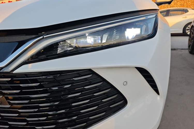 Used BYD Qin L 2025 DM-i Smart Drive 80KM Leading Model