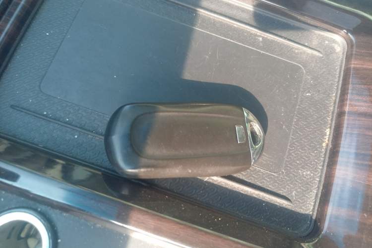 Used Buick GL8 2017 ES 28T Comfort Model China V Standard Vehicle Key