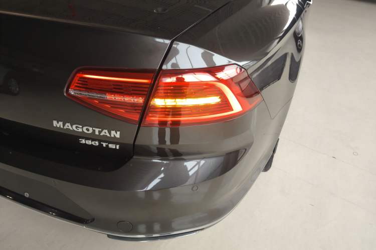 Used Volkswagen Magotan 2017 380TSI DSG Luxury Model
