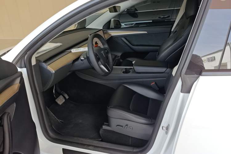 Used Tesla Model Y 2022 Rear-Wheel-Drive Version