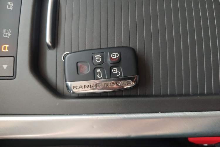 Used Land Rover Range Evoque 2018 240 PS SE Smart Brilliance Edition