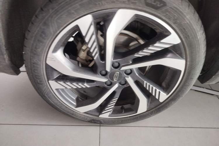Used Geely Auto Monjaro L 2021 2.0TD DCT EVO Two-Wheel Drive Smart Luxury Version Right Rear Wheel Hub