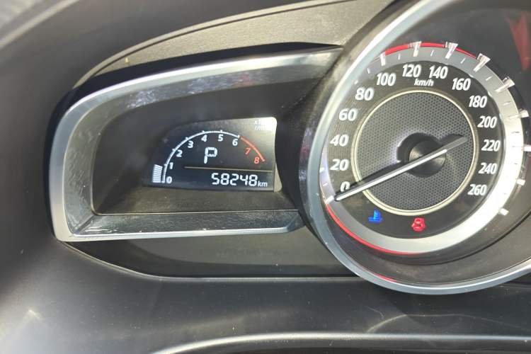 Used Mazda 3 Axela 2016 Sedan 1.5L Automatic Luxury Model