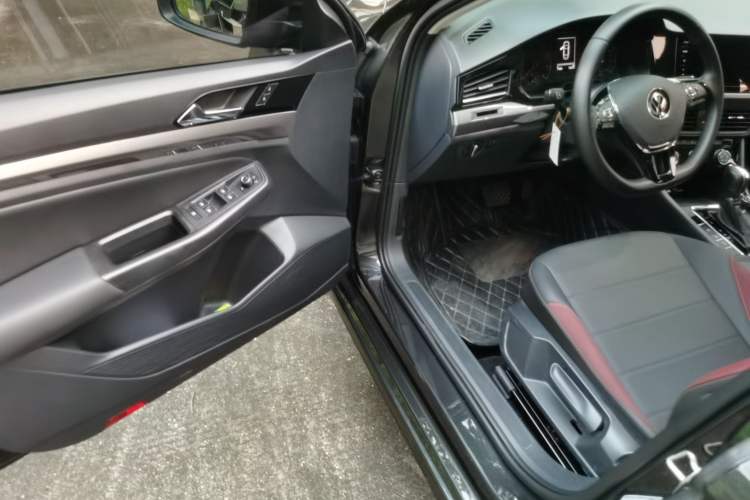 Used Volkswagen Bora 2021 1.5L Automatic Comfort Smart Connect Edition Driver Seat