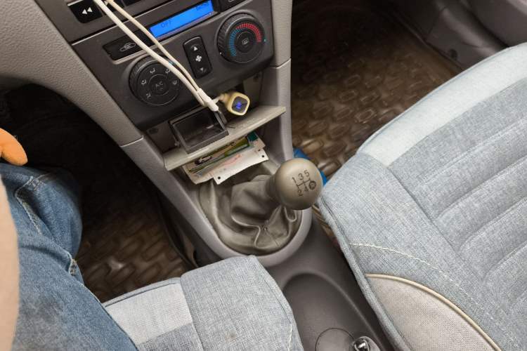 Used FAW Xiali N5 2011 1.0L Manual Standard Edition Gear Lever