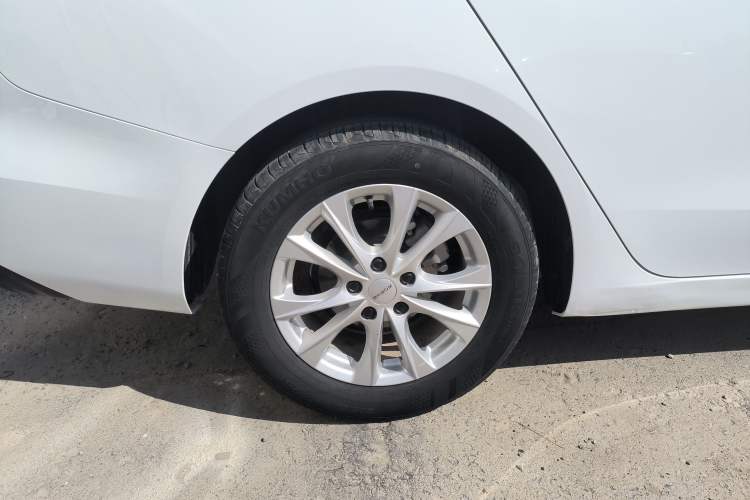 Used Roewe i5 2023 1.5L Manual Comfort Edition Right Rear Wheel Hub
