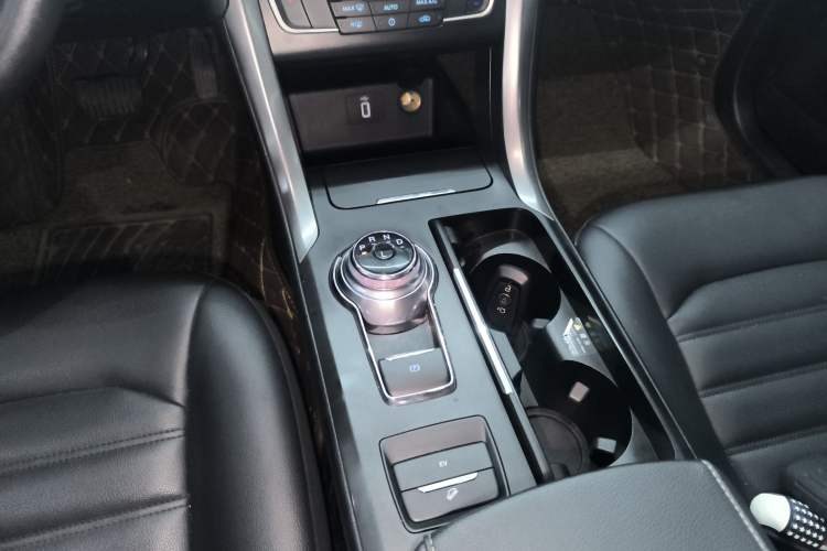 Used Ford Mondeo New Energy 2018 2.0 PHEV Smart-Controlled Fashion Edition China VI Standard