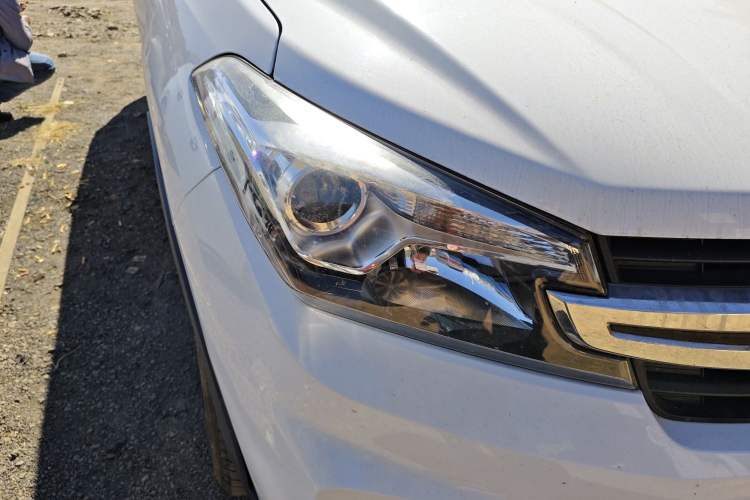 Used Dongfeng Fengon S560 2018 1.8L Manual Urban Model 7 Seats Exterior 3