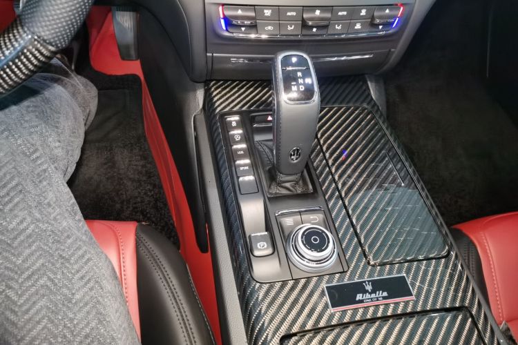 Used Maserati Ghibli 2019 3.0T Diamond Black Global Limited Edition China VI Standard Gear Lever