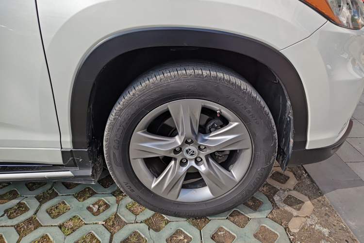 Used Toyota Highlander 2015 2.0T Two-Wheel Drive Luxury Edition 7 Seats