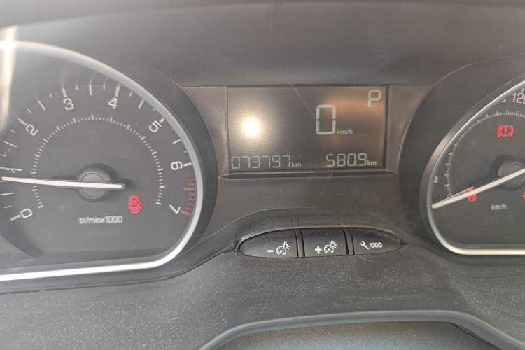 Used Peugeot 2008 2018 1.6L Automatic Fashion Edition Odometer Close Up