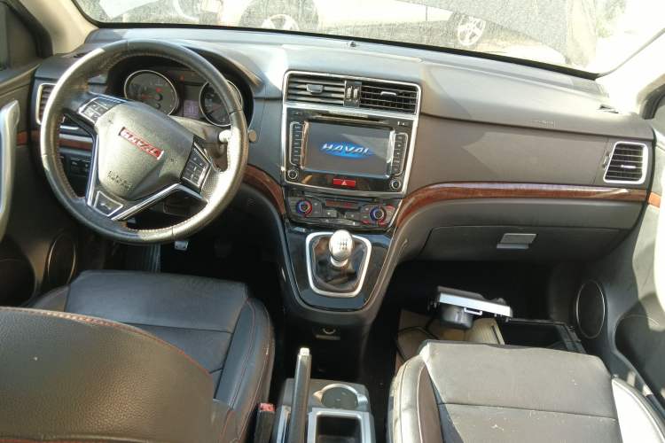 Used Haval H6 2014 Sport Version 1.5T Manual Two-Wheel Drive Elite Edition Center Console