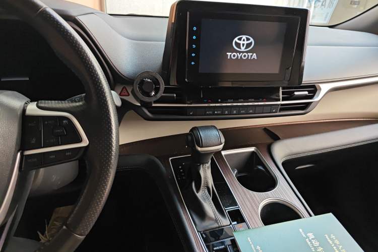 Used Toyota SIENNA 2021 2.5L Hybrid Luxury Edition