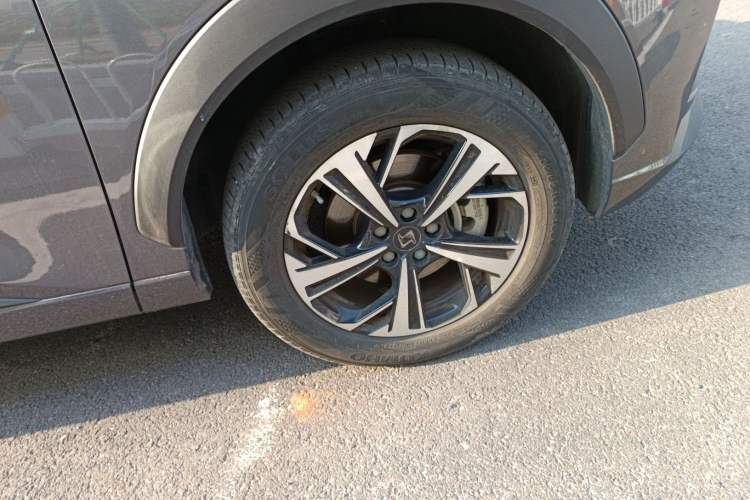 Used SOL QX 2021 300T DCT Prestige Smart Connectivity Version Right Front Wheel Hub