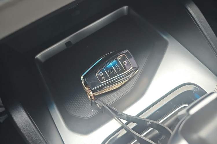 Used Geely Auto Emgrand L 2022 1.4T CVT Flagship Edition Vehicle Key