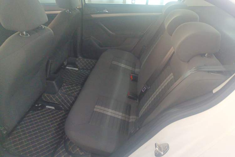 Used Volkswagen Lavida 2019 Lavida Start 1.5L Automatic Trendy Version China VI Standard Left Rear Seat