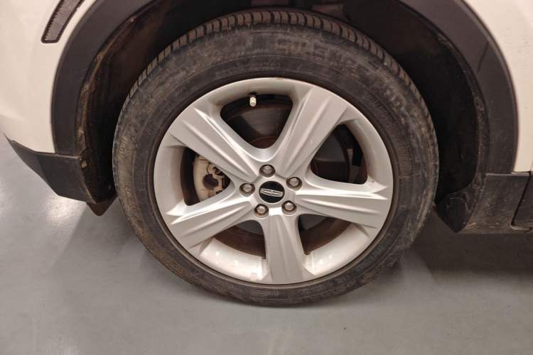 Used Lincoln MKC 2017 2.0T Two-Wheel Drive Zunyue Edition Left Front Wheel Hub