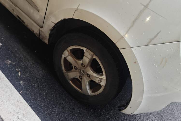 Used Dongfeng Fengon 350 2014 1.5L Manual Base Version Right Front Wheel Hub