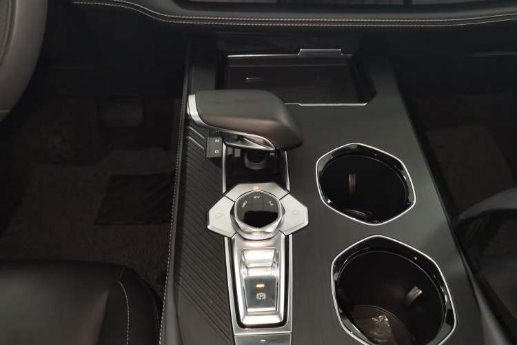 Used Changan UNI-K iDD 2024 ZhiDian iDD 1.5T 135km Smart Leading Model