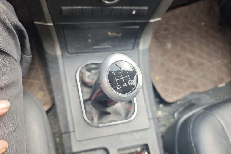Used Haval H3 2012 Ruiyi Edition 2.0L Luxury Model Gear Lever