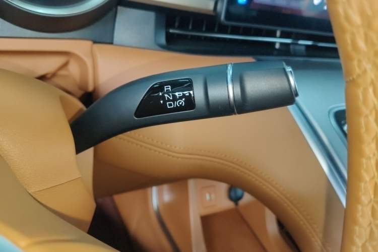 Used ORA Lightning Cat 2022 555 km Luxury Edition
