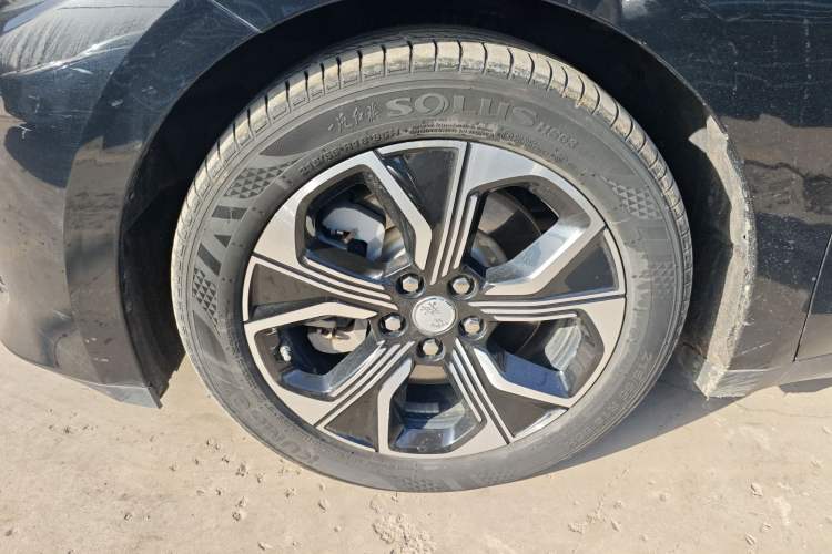 Used Hongqi E-QM5 2021 Online Booking Charging Basic Edition 5 Seats
