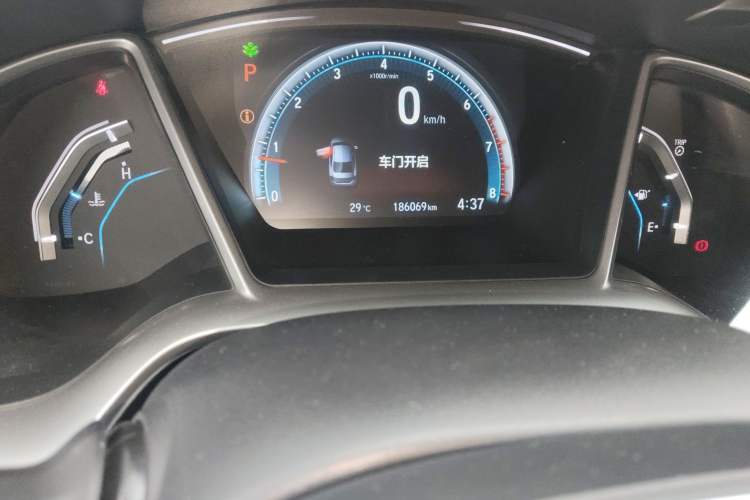 Used Honda Civic 2016 220TURBO CVT Luxury Edition Odometer Close Up