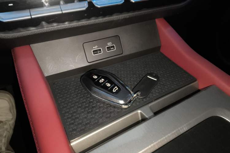 Used JETOUR X70 2024 1.5T DCT Glory PRO 5-Seater