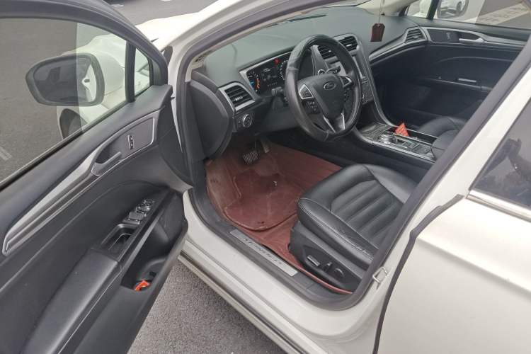 Used Ford Mondeo 2017 EcoBoost 180 Stylish Model Driver Seat