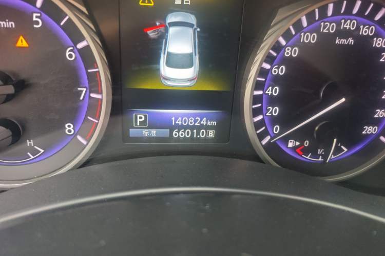 Used Infiniti Q50L 2016 2.0T Comfort Edition Odometer Close Up