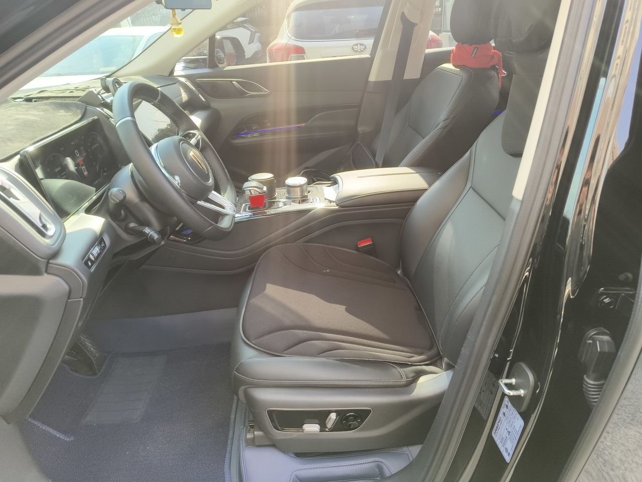 Hongqi HS3 PHEV 2025 Model 125km Jingwei PLUS 2 Millionth Anniversary Edition — снимка 15