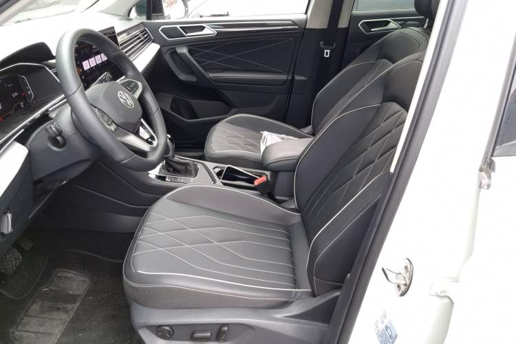 Used Volkswagen Tiguan L 2024 300TSI Automatic Two-Wheel Drive Smart Edition Left Front Seat