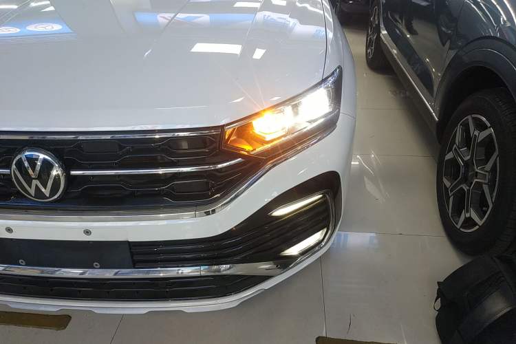 Used Volkswagen Tayron X 2020 330TSI Two-Wheel Drive Luxury Smart Connectivity Version
