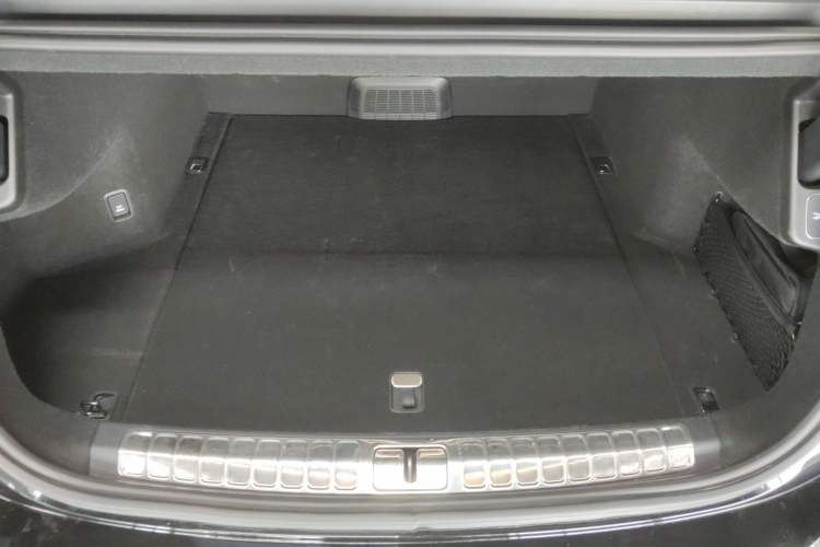 Used Nio ET9 2025 100kWh Signature Edition Trunk