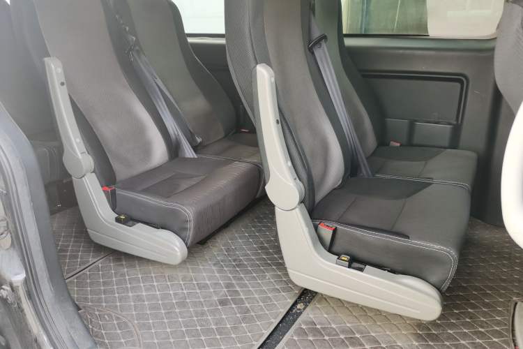 Used JAC Refine M3 2023 PLUS 1.8L 9-Seater Comfort Edition Left Rear Seat